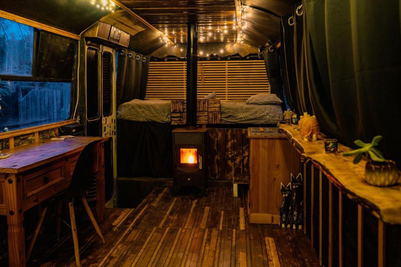 Hotel - Magic Bus - Klorakas Zewnętrze zdjęcie
